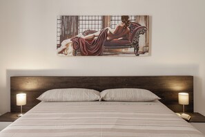4 bedrooms, iron/ironing board, travel cot, free WiFi