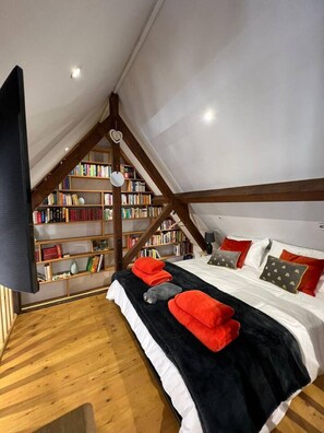 Desk, free WiFi, bed sheets