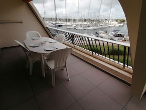 Outdoor dining - 3-room apartment with pool and parking - Port Camargue (Port Camargue)