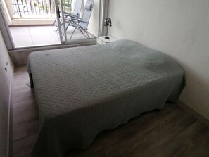 Room - 3-room apartment with pool and parking - Port Camargue (Port Camargue)