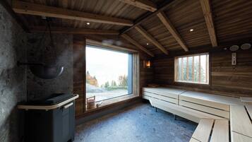 Sauna, hot tub