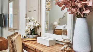 Oro Suite Front Sea View with Plunge Pool | 1 bedroom, premium bedding, in-room safe, individually furnished