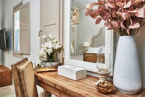 Oro Suite Front Sea View with Plunge Pool | 1 chambre, literie de qualité supérieure