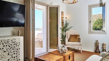 Oro Suite Front Sea View with Plunge Pool | 起居区 | 智能电视