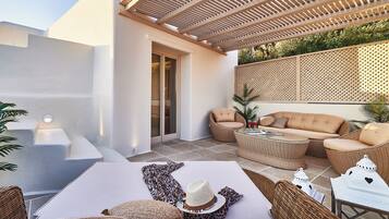 Oro Suite Front Sea View with Plunge Pool | Teras/patio