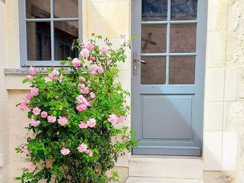 Charming cottage with garden near castles, WiFi, parking included