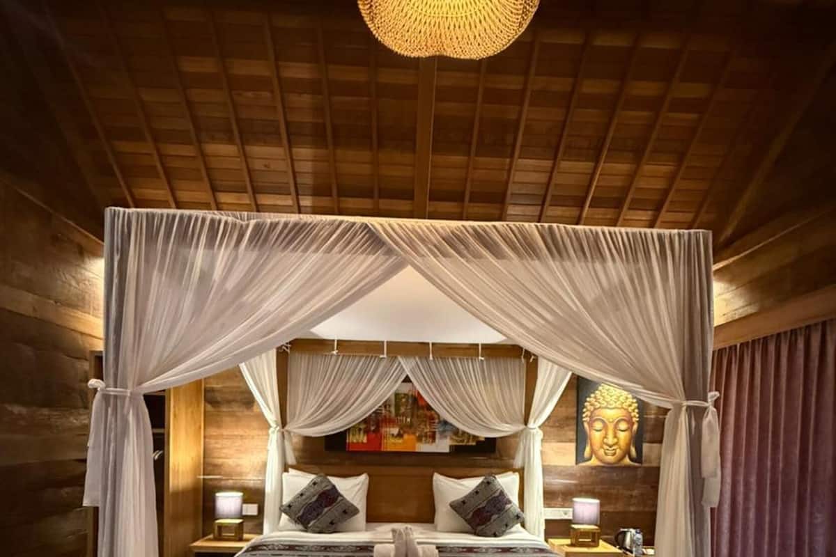 Villa, Private Pool | Minibar, blackout drapes, iron/ironing board, cribs/infant beds