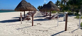 Beach Front/Luxury/4 BDRM/Heated Pool/WiFi