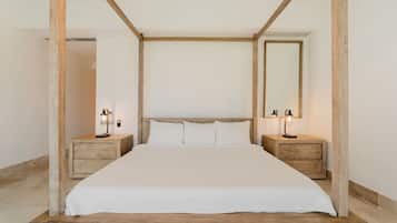 4 makuuhuonetta, työpöytä, silitysrauta/-lauta, vauvan matkasänky