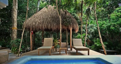 Luxury 5-BR Oasis: Golf, Private Pool, Beach!