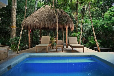 Luxury 5-BR Oasis: Golf, Private Pool, Beach!