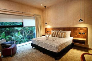 5 Schlafzimmer, Schreibtisch, Bügeleisen/Bügelbrett, WLAN