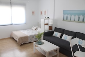 1 bedroom, iron/ironing board, travel cot, WiFi