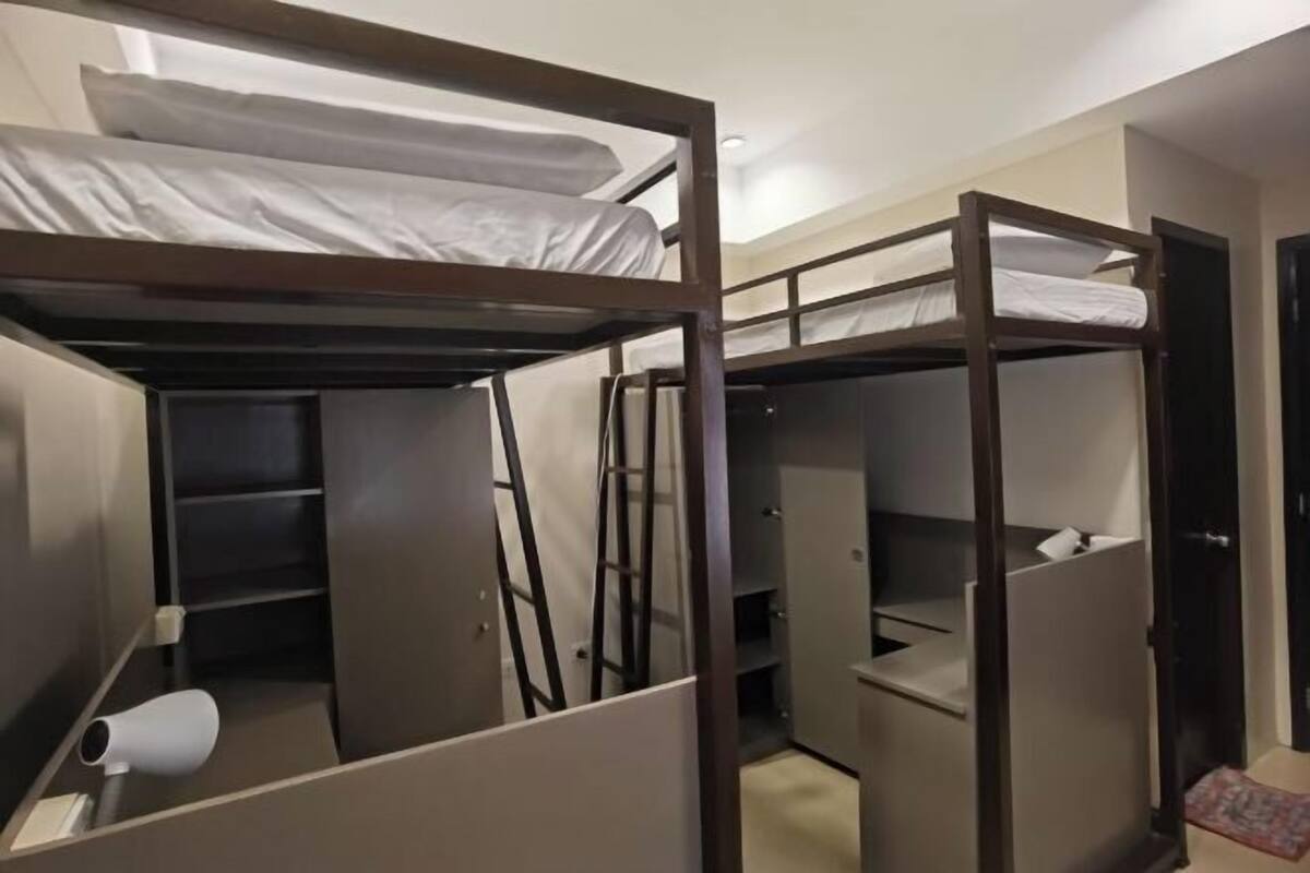 1 bedroom, rollaway beds, bed sheets