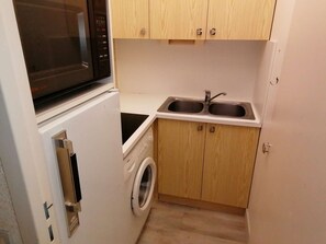 Interior - 2-room apartment, sleeps 5 with pool and parking in Port Camargue (Port Camargue)