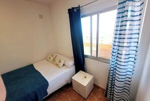 3 soverom, skrivebord og wi-fi (inkludert)