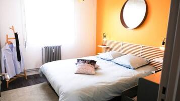 2 bedrooms, bed sheets