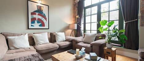 Smart TV, video games, DVD player, music library