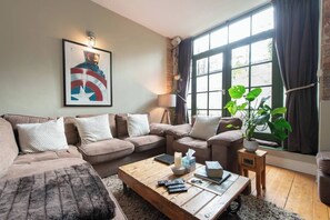 Smart-tv, videospelletjes, een dvd-speler en een muziekbibliotheek