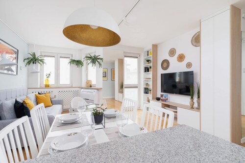 Comfortable Apartment with Balcony | Parking, Workspace