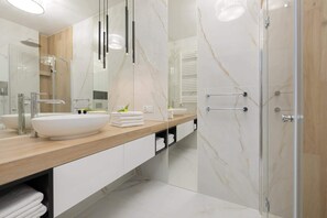 Ducha, shampoo
