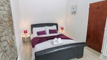2 bedrooms, individually decorated, individually furnished, free WiFi