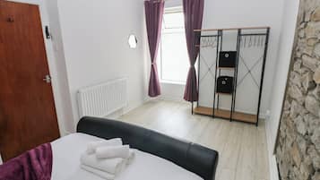 2 soverom, individuelt dekorert og individuelt innredet