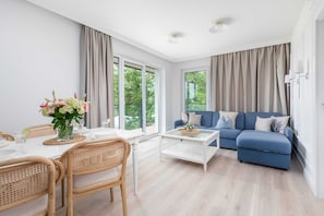 TV - Apartment with 2 Bedrooms | Parking, SPA, Close to the Beach (Dziwnów)