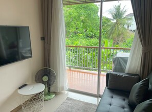 Comfort-huoneisto | 1 makuuhuone, tallelokero huoneessa, silitysrauta/-lauta