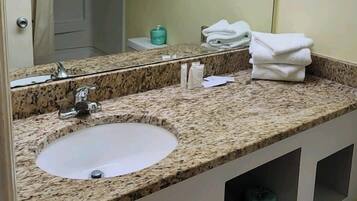 Baignoire, serviettes fournies