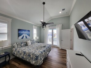 4 bedrooms, desk, iron/ironing board, free WiFi