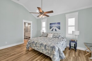 4 bedrooms, desk, iron/ironing board, free WiFi