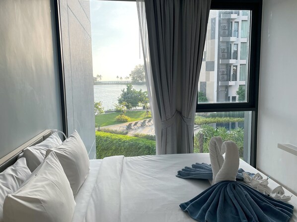 Deluxe Apartment, Lagoon View | 1 bedroom, iron/ironing board