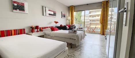 Tabla de planchar con plancha