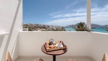 Deluxe Double Room | Terrace/patio