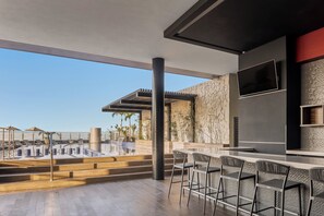Outdoor dining - Fiesta Inn Mazatlã¡n (Mazatlán)
