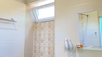 Standard Twin Room, 2 Twin Beds | Bathroom | Shower, free toiletries, hair dryer, slippers