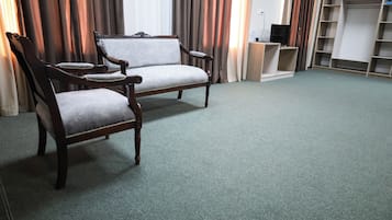 Family Room | 1 bedroom, laptop workspace, blackout curtains, iron/ironing board