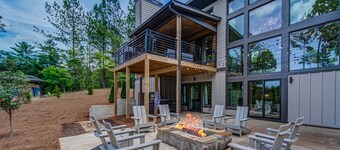 Amazing Grace ~ Indoor Heated Pool ~ Pickleball ~ Basketball ~ Hot Tub ~ Fire Pit