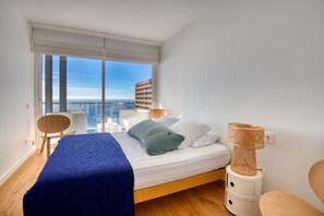 5 bedrooms, desk, iron/ironing board, free WiFi