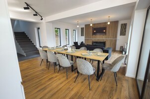 Mini-fridge, microwave, stovetop, dishwasher