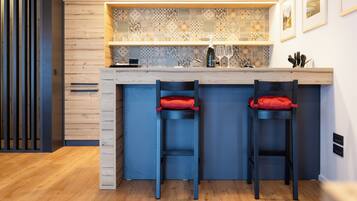 Deluxe Apartment | Private kitchen