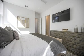 4 bedrooms, iron/ironing board, travel cot, free WiFi