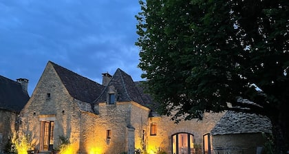 DEMEURE DâEXEPTION XVIIe e - Vue *****chĂąteaux - Piscine chauffĂ©e
