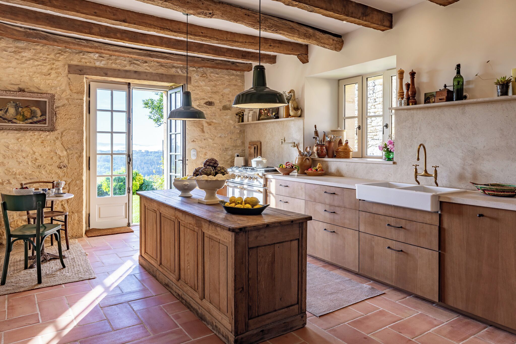 Frigorifero, forno, piano cottura, lavastoviglie