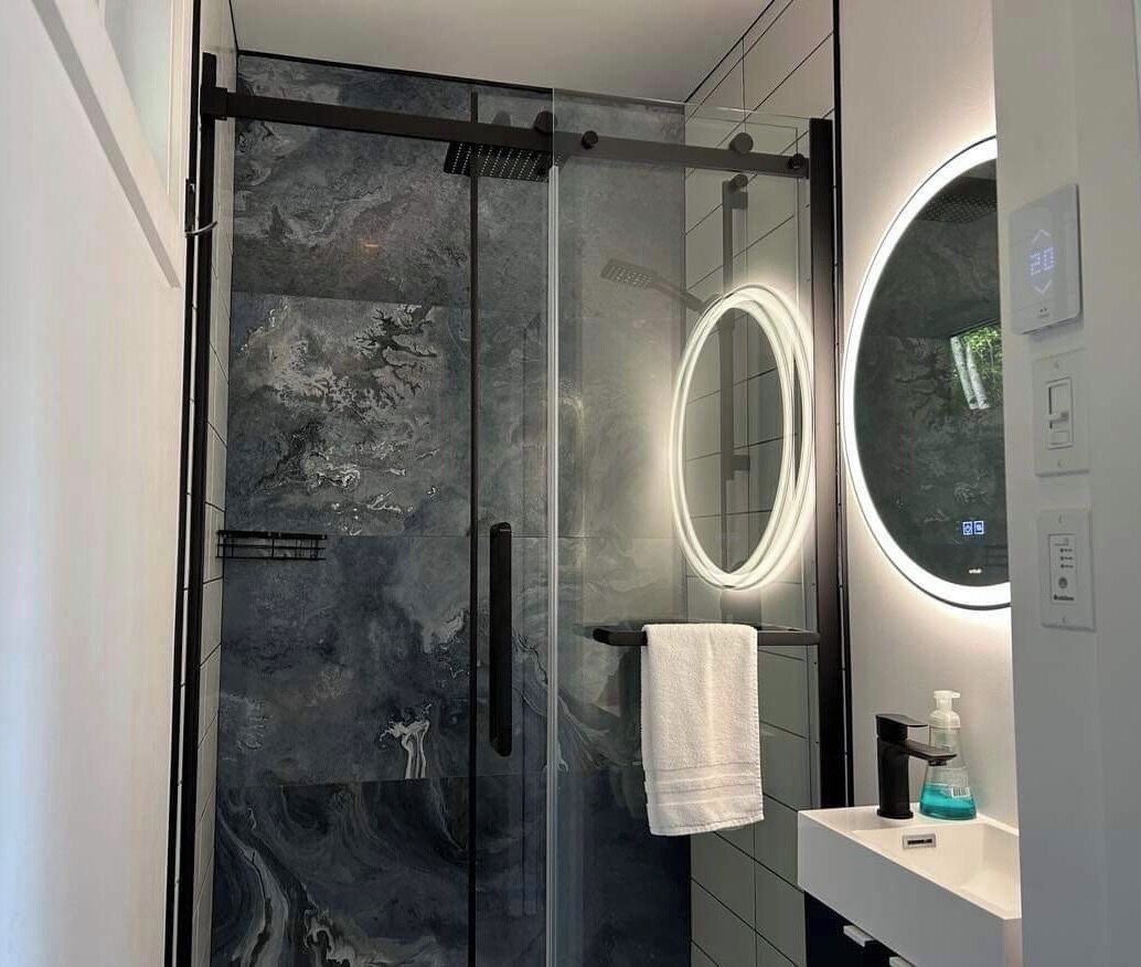 Handtücher, Seife, Shampoo, Toilettenpapier