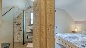 2 habitaciones y espacio para trabajar con laptop