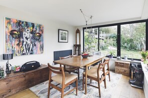Dining - Cornish Beachside Bungalow (Saint Mawgan)