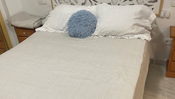 2 bedrooms, free WiFi, bed sheets