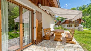 Family Chalet, Multiple Bedrooms (Stari Malni 4) | Outdoor dining